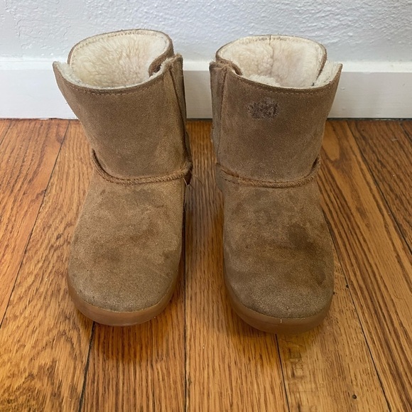 UGG Toddler Classic Camel Boots Size 10 - Picture 2 of 9